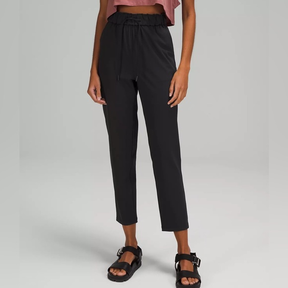 lululemon athletica Pants - lululemon athletica Black Cropped Ankle Pants